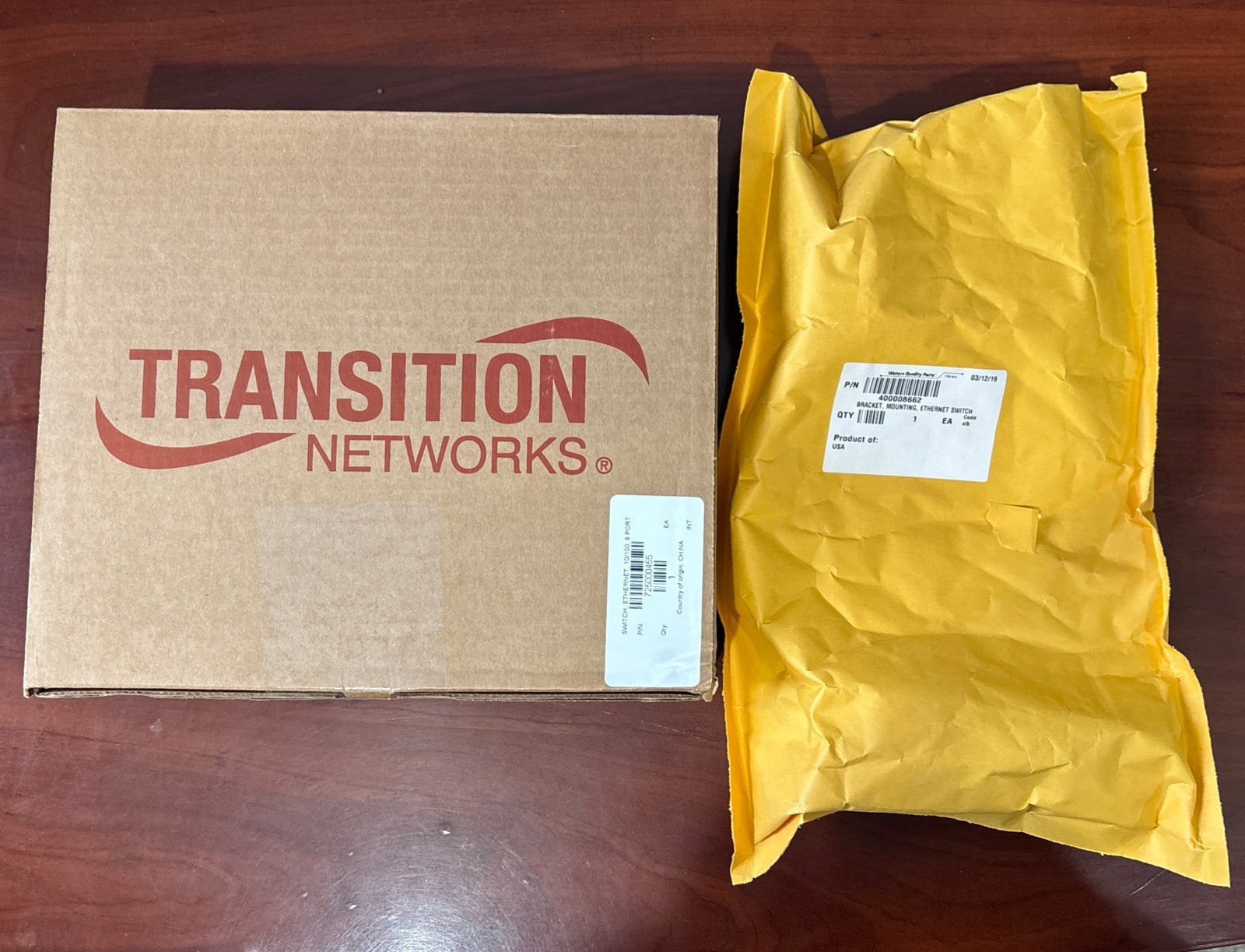 Waters#725000455 Transition Networks, 8 Port Switch & Mounting Bracket BRAND NEW