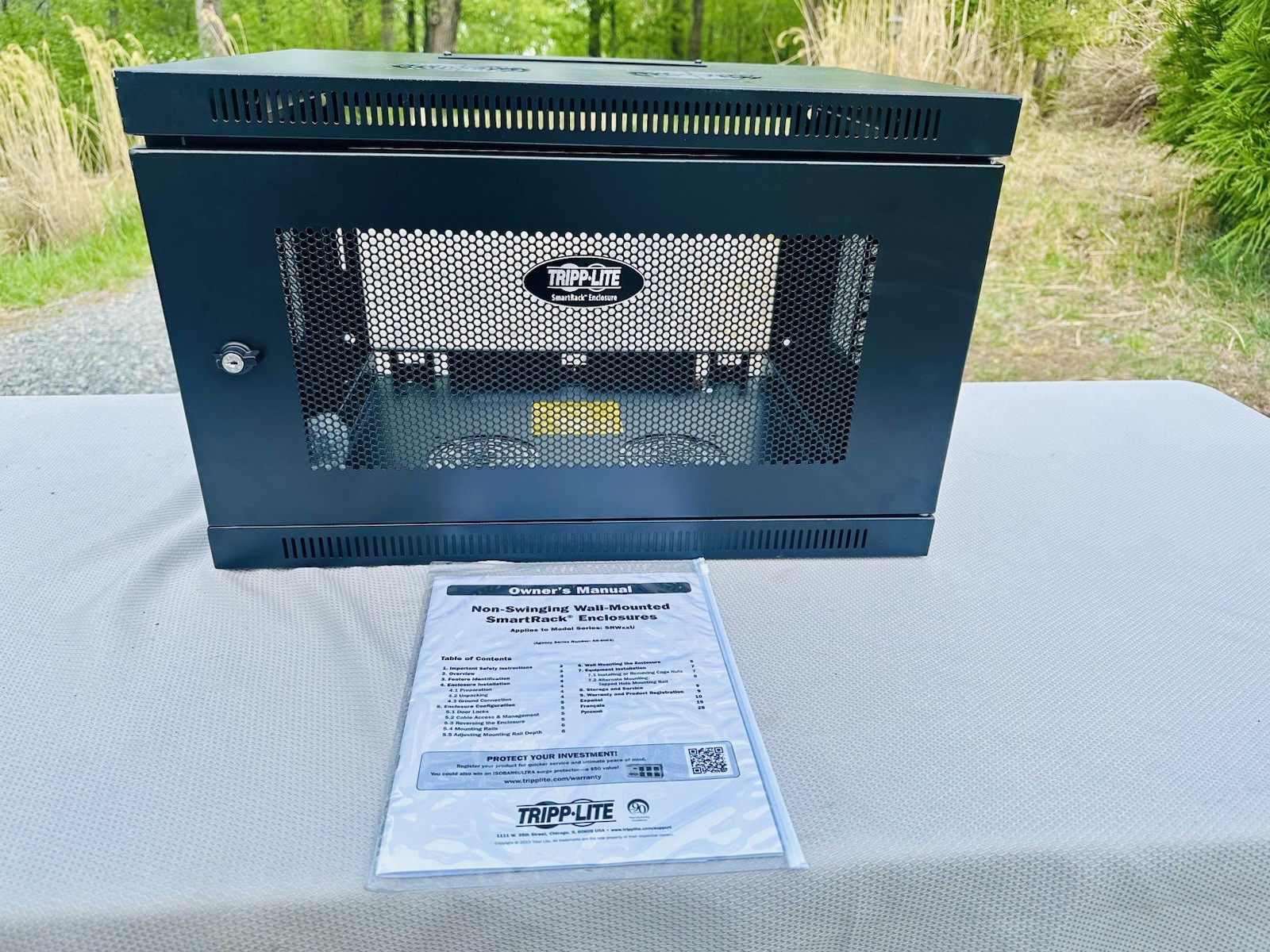 NEW Never Used TRIPP LITE 20U SmartRack Server Wall Mount Rack Enclosure Locking