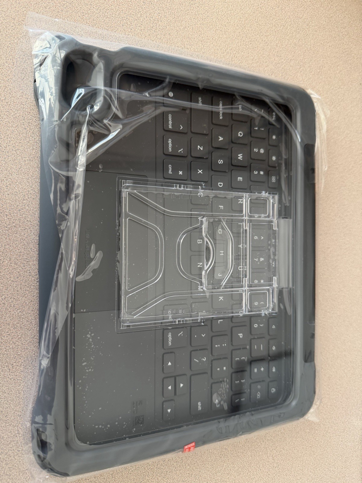 Brethaven Rugged Keyboard with Trackpad for iPad 10th Generation