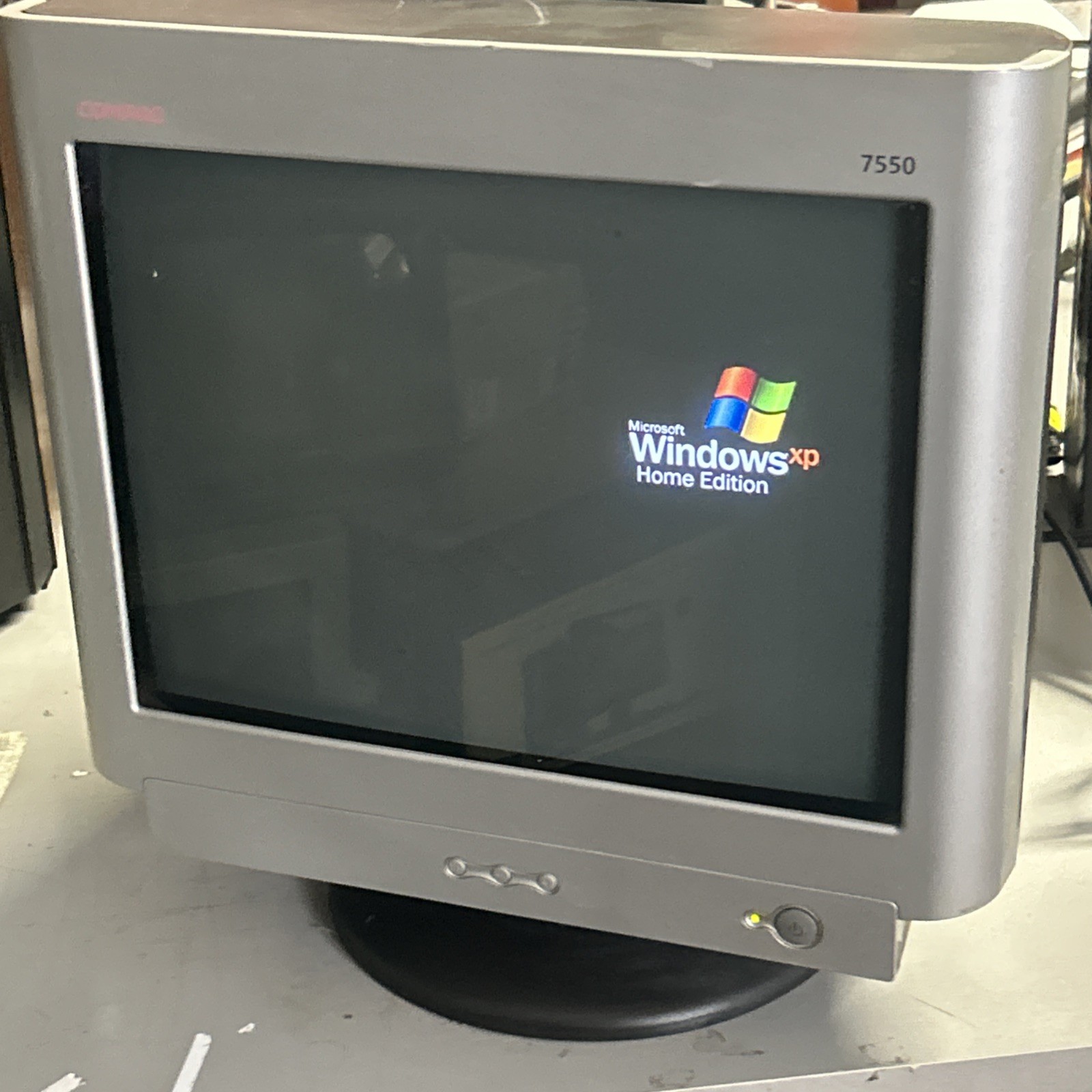 Vintage Compaq FS7550  Model PE1160  16" CRT Computer Monitor - Works w. Base
