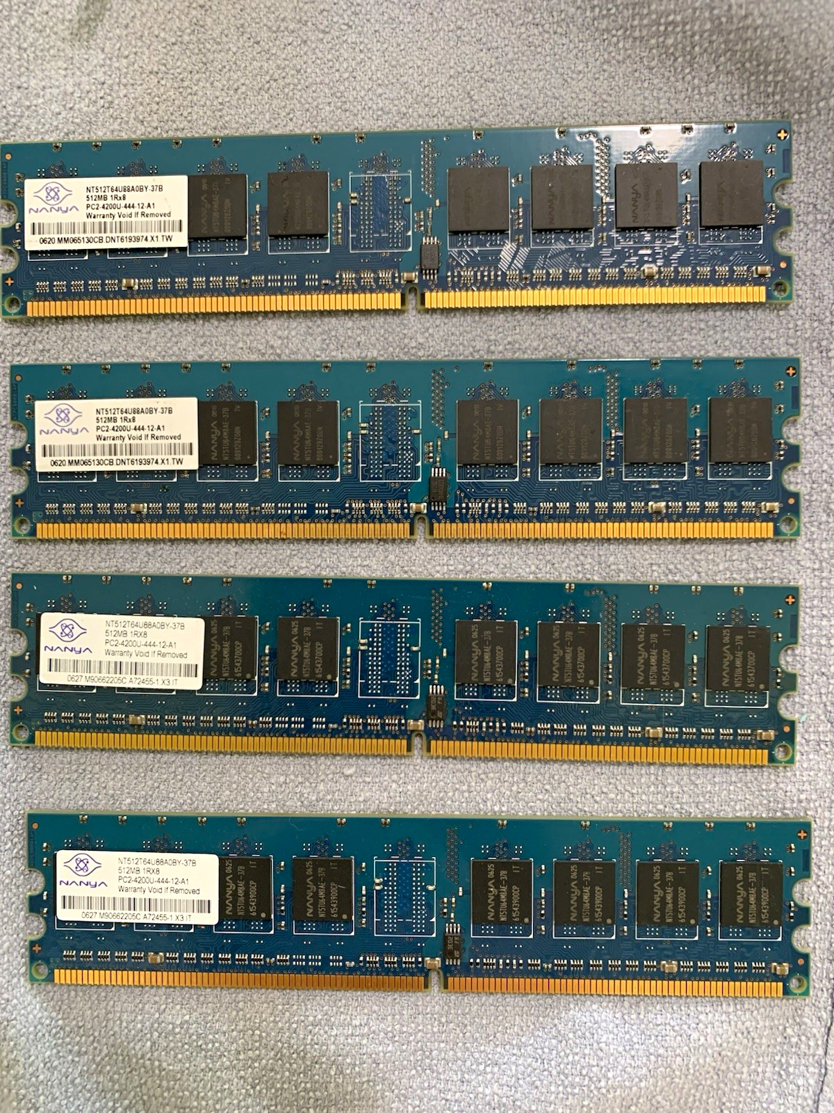 Nanya 2GB (4x512MB) DDR2 SDRAM PC2-4200U 240-Pin Unbuffered DIMM