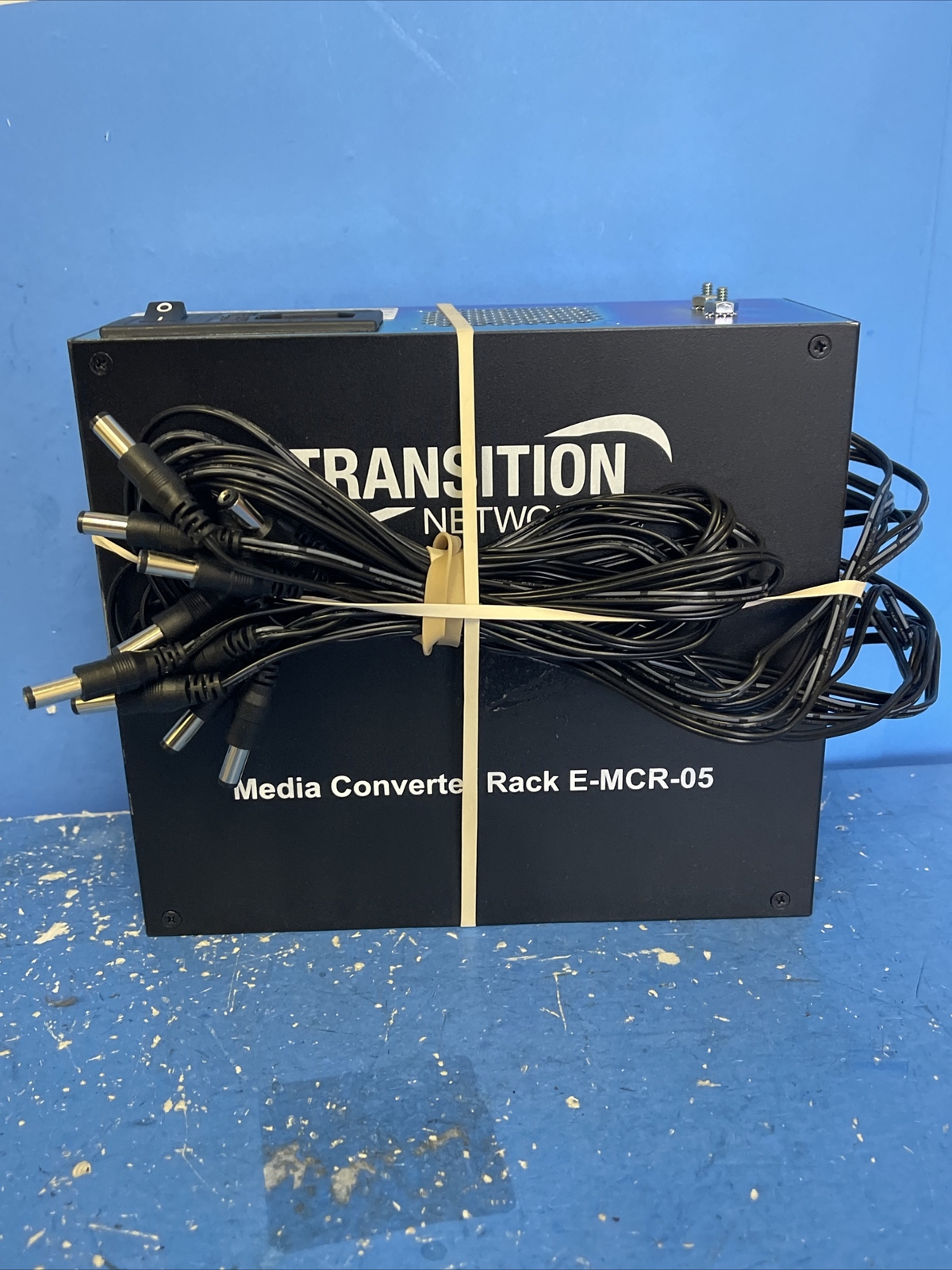 TRANSITION NETWORKS E-MCR-05 MEDIA CONVERTER RACK