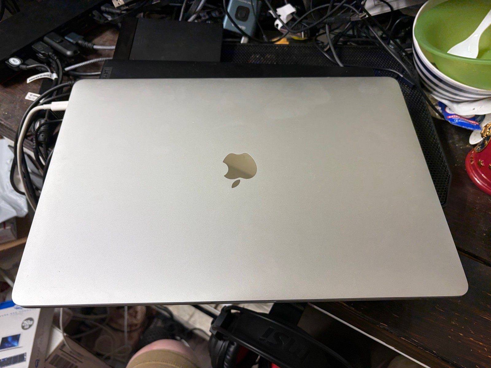 2017 Apple MacBook Pro 15" i7-7920HQ 16GB RAM 512GB SSD Silver - Good