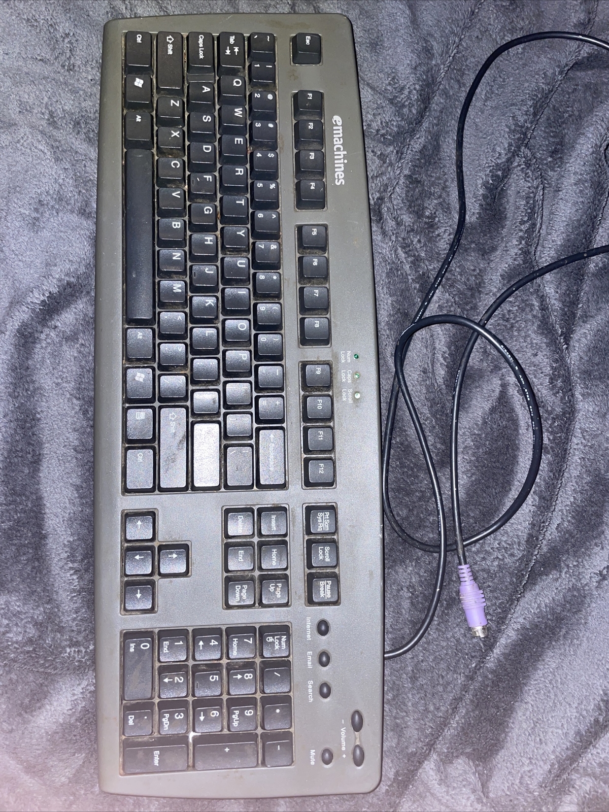 eMachines KB-9908 Wired Keyboard with desktop receiver 