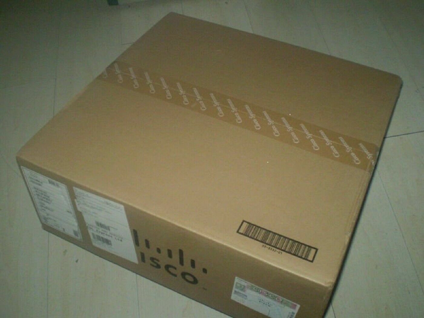 NEW  Cisco WS-C3750V2-24PS-S 24 Port Ethernet Switch 1 Year Warranty