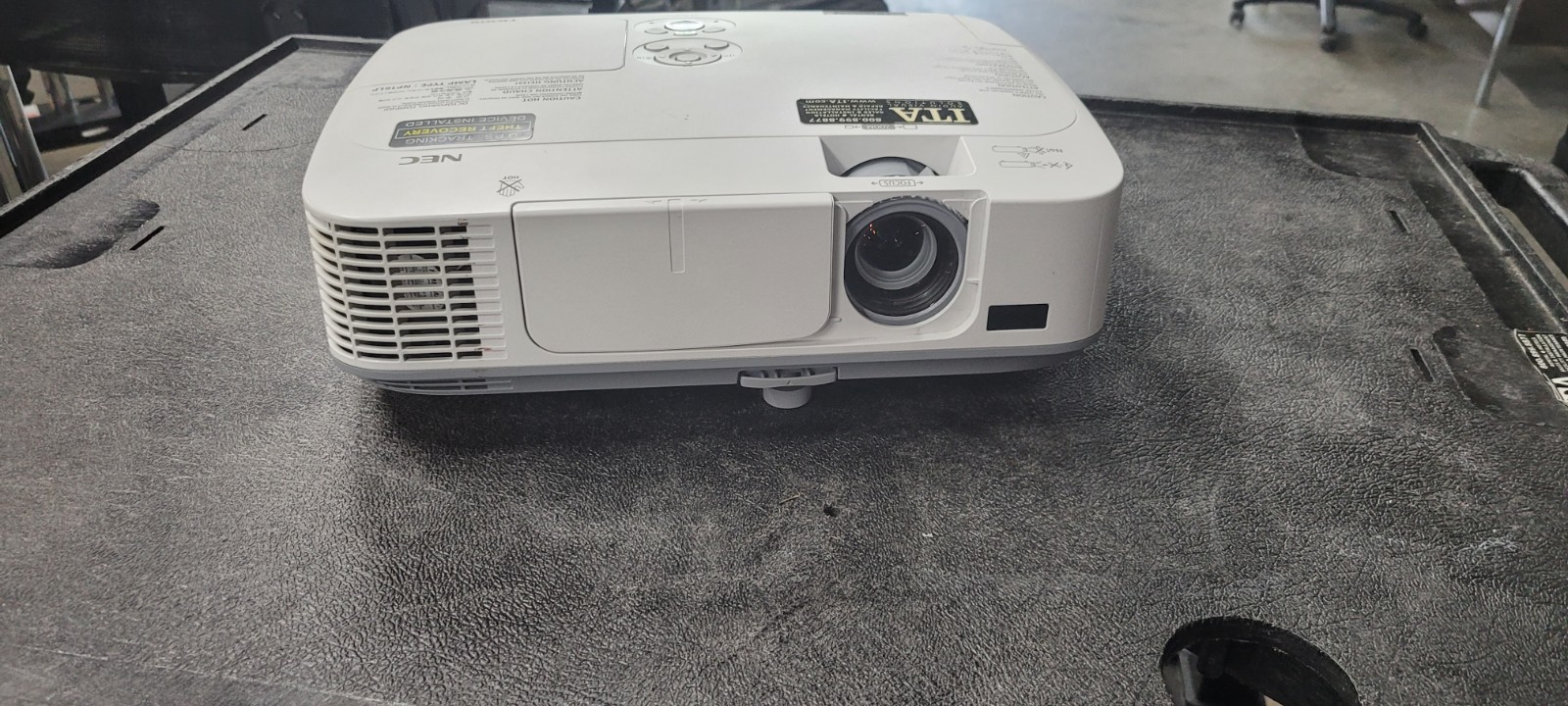 NEC Np-M300W LCD Projector