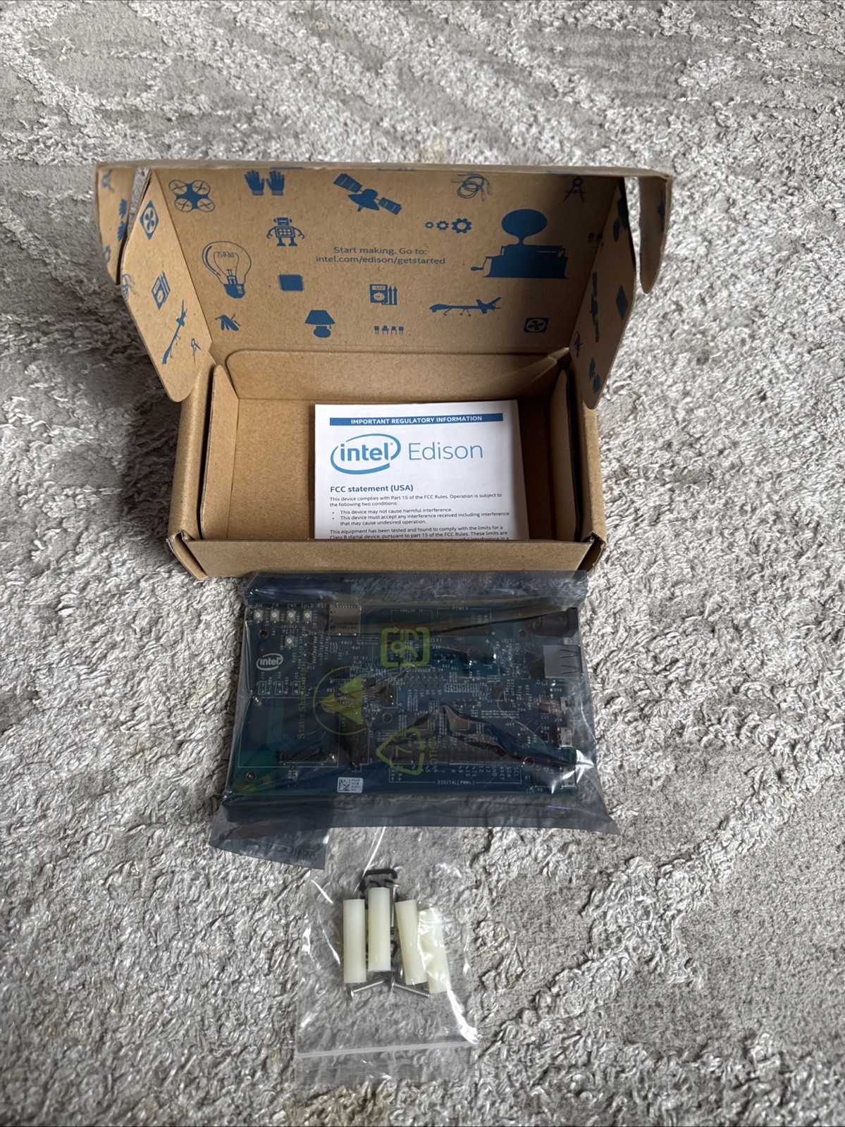 *NEW* Intel Edison Standard Power On Board Antenna + Arduino
