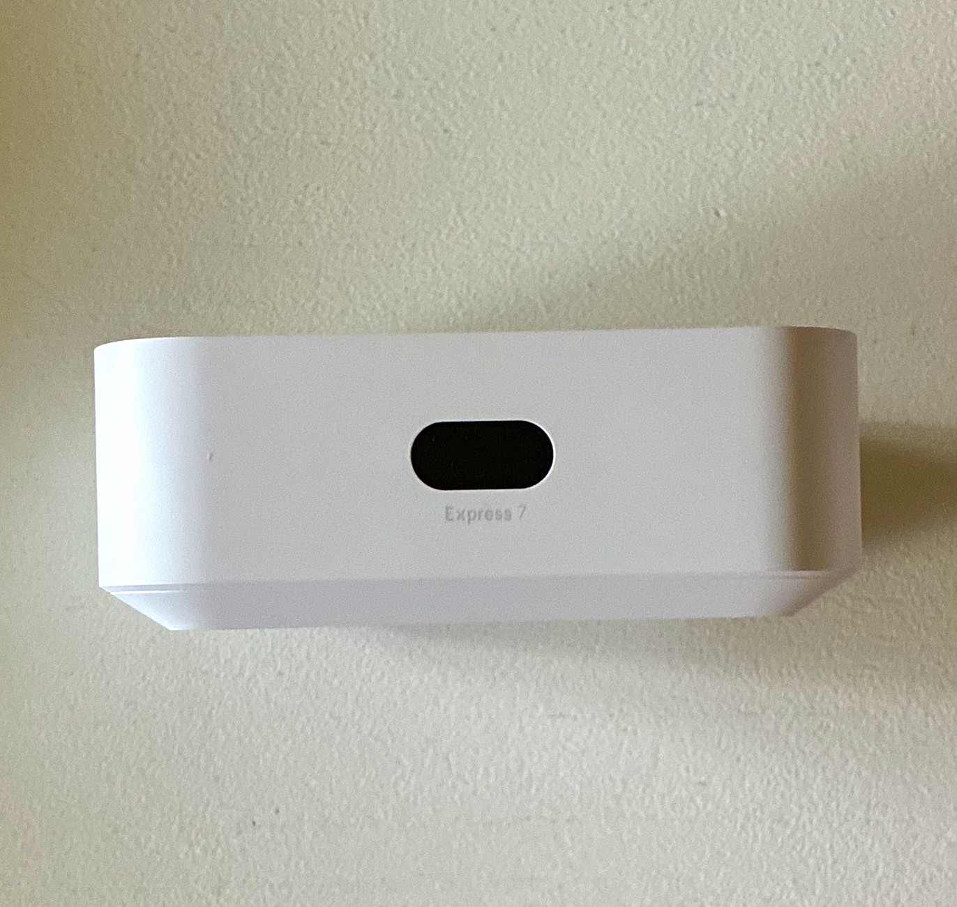 Ubiquiti Networks UniFi Express 7 UX7 Wireless Access Point & Gateway