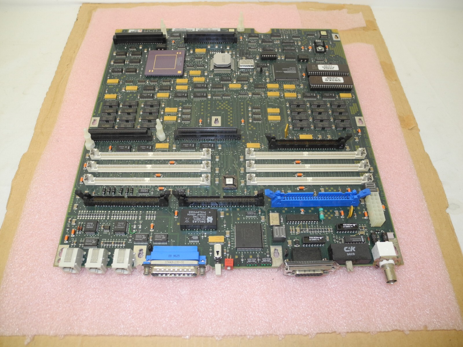 DEC 54-20654-01 MICROVAX 3100-40 SYSTEM BOARD, WORKING W/ NEW RTC BATTERY