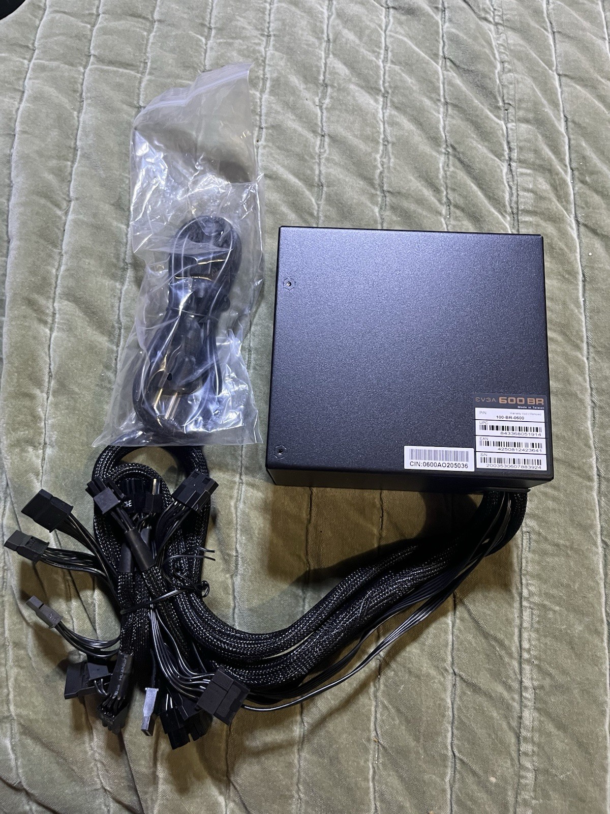 EVGA 600 BR 80 Plus Bronze 600W ATX Non-Modular Power Supply Black