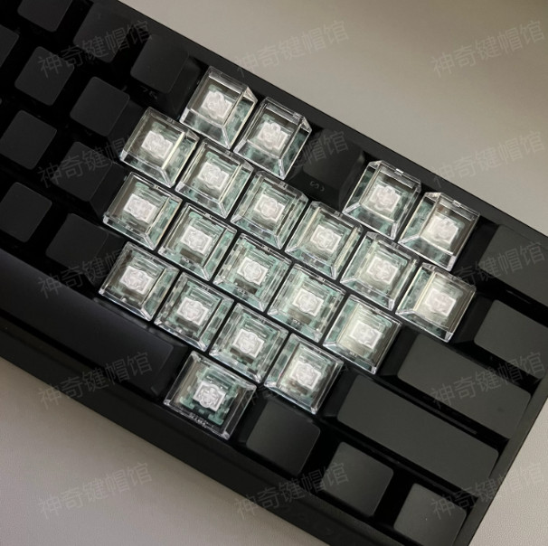 21-Key PC Heart-Shaped Transparent, Light-Transmitting Keycaps (No Characters)
