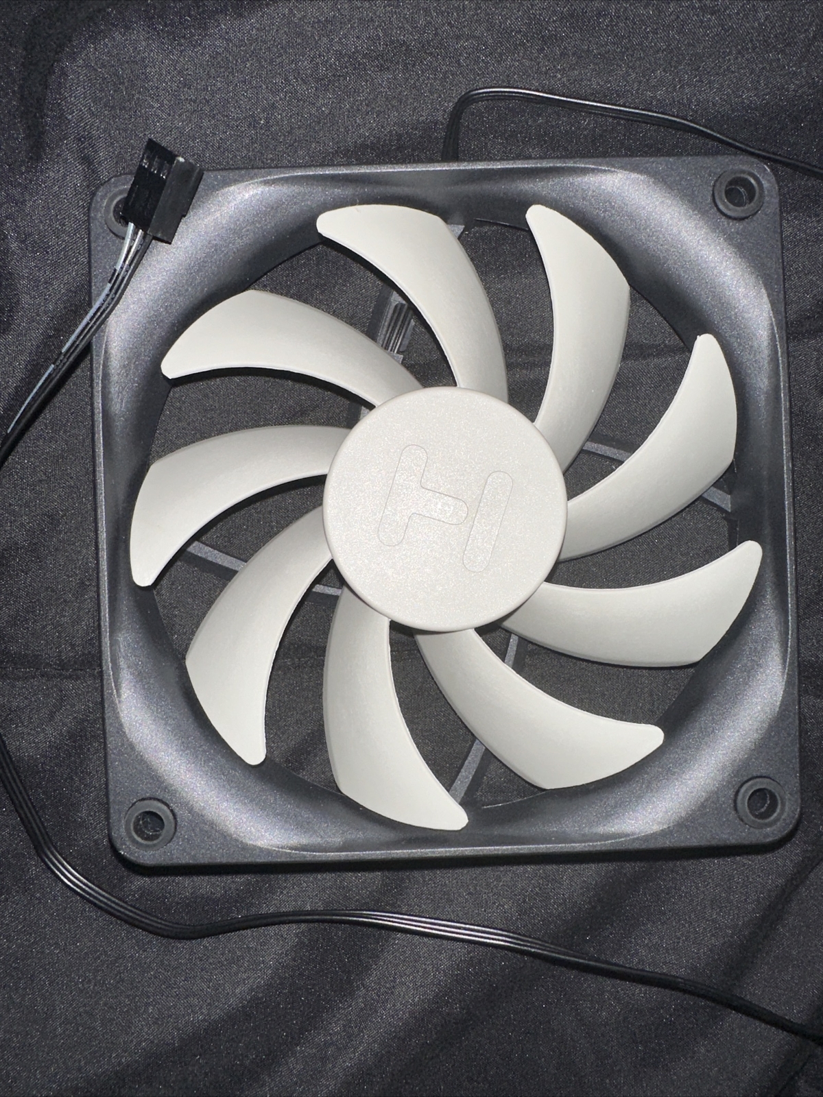 Hyte Flow FE12 1300 RPM Computer Desktop Fan New