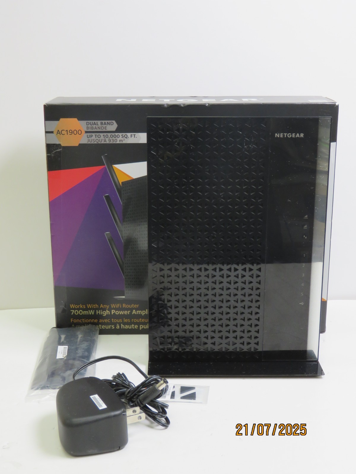NETGEAR Nighthawk C7000v2 AC1900 Wi-Fi Cable Modem Router - [DT214]