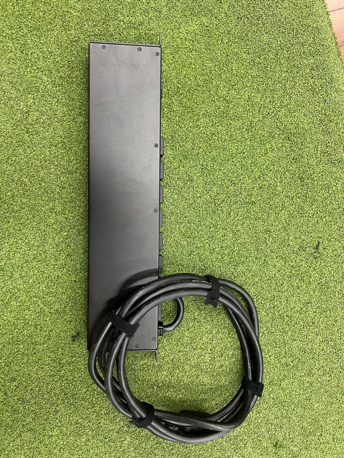 APC AP7801 Metered Rack PDU 8-Outlet 120V 1U Power Distribution Unit