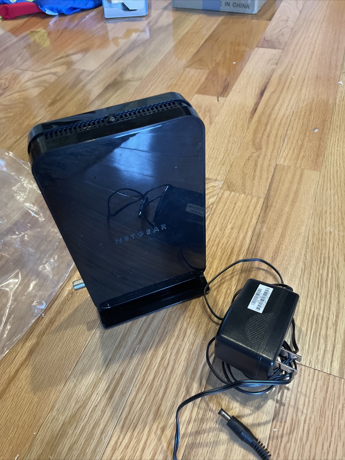 NETGEAR CM500V Cable  Modem DOCSIS 3.0 Voice for Optimum, Xfinity, Cox, Spectrum
