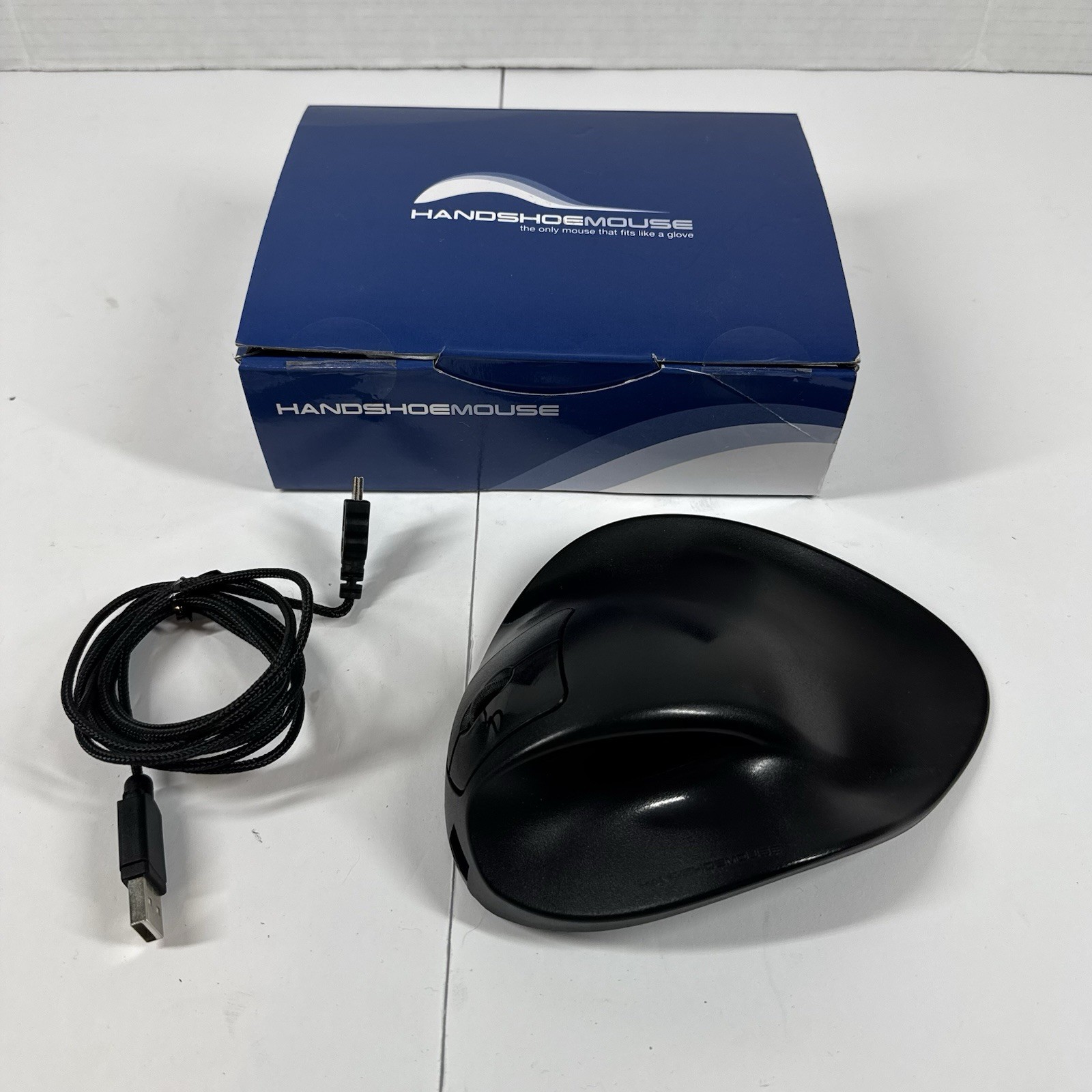 Hippus Handshoe Mouse Black Right Handed Large USB Wired Ergonomic