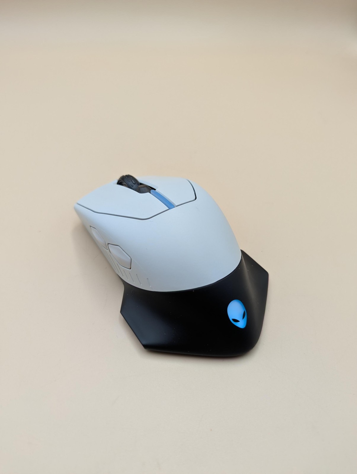 Alienware Wireless Gaming Mouse AW610M, 16000 DPI, 7 Buttons