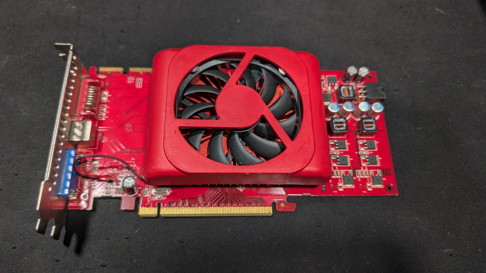 XPERTVISION RADEON X1950 GT 512MB DDR3 PCI-E DVI VGA S-VIDEO