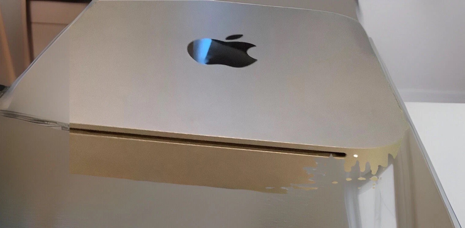 Apple:Mac Mini 2010-4GB RAM -- 2.4 GHz Intel Core 2 Duo — Model A1347 With Mouse