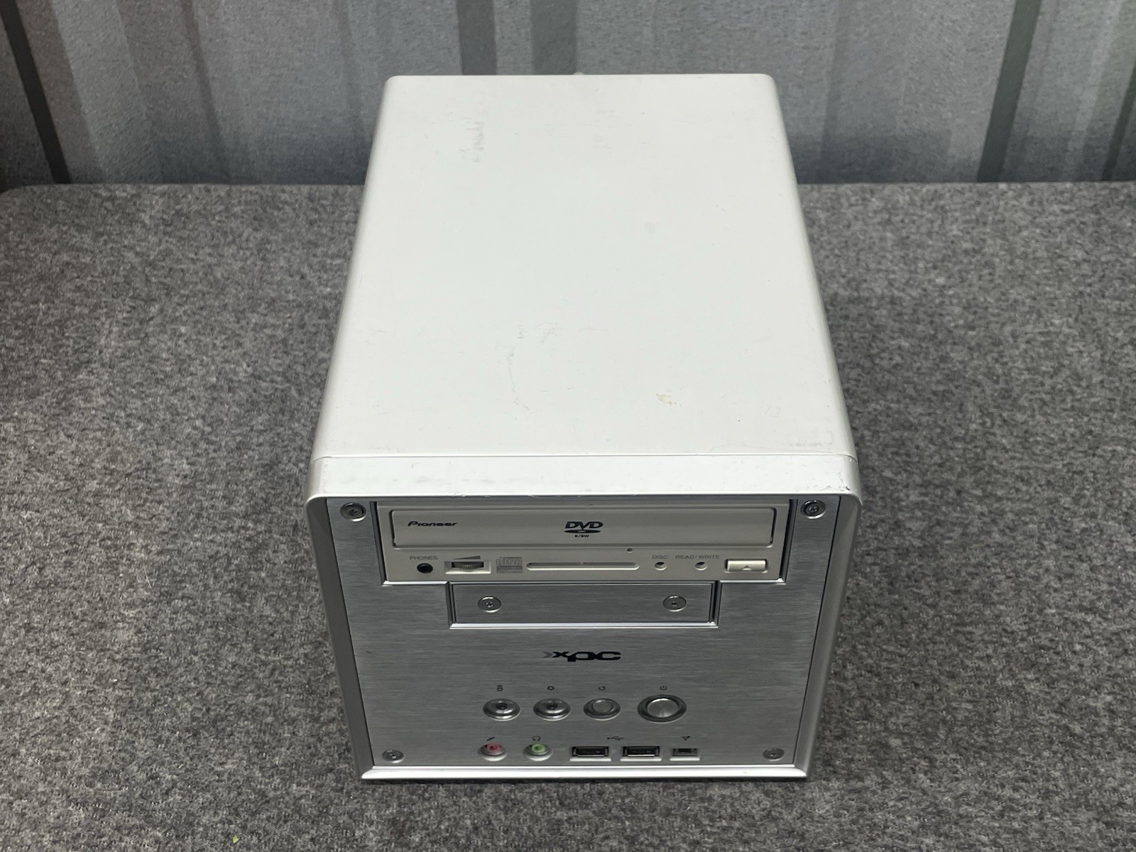 Vintage Shuttle XPC SB32G20 Intel Core 2 Duo 4GB RAM - POWER TESTED; NO VIDEO