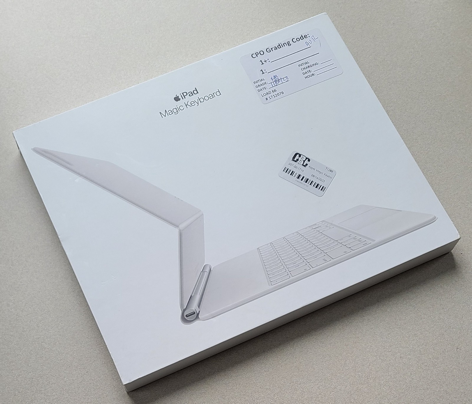 OPEN BOX  Apple Magic Keyboard Case iPad Pro 12.9 Air 13 - White A2480 MJQL3LL/A