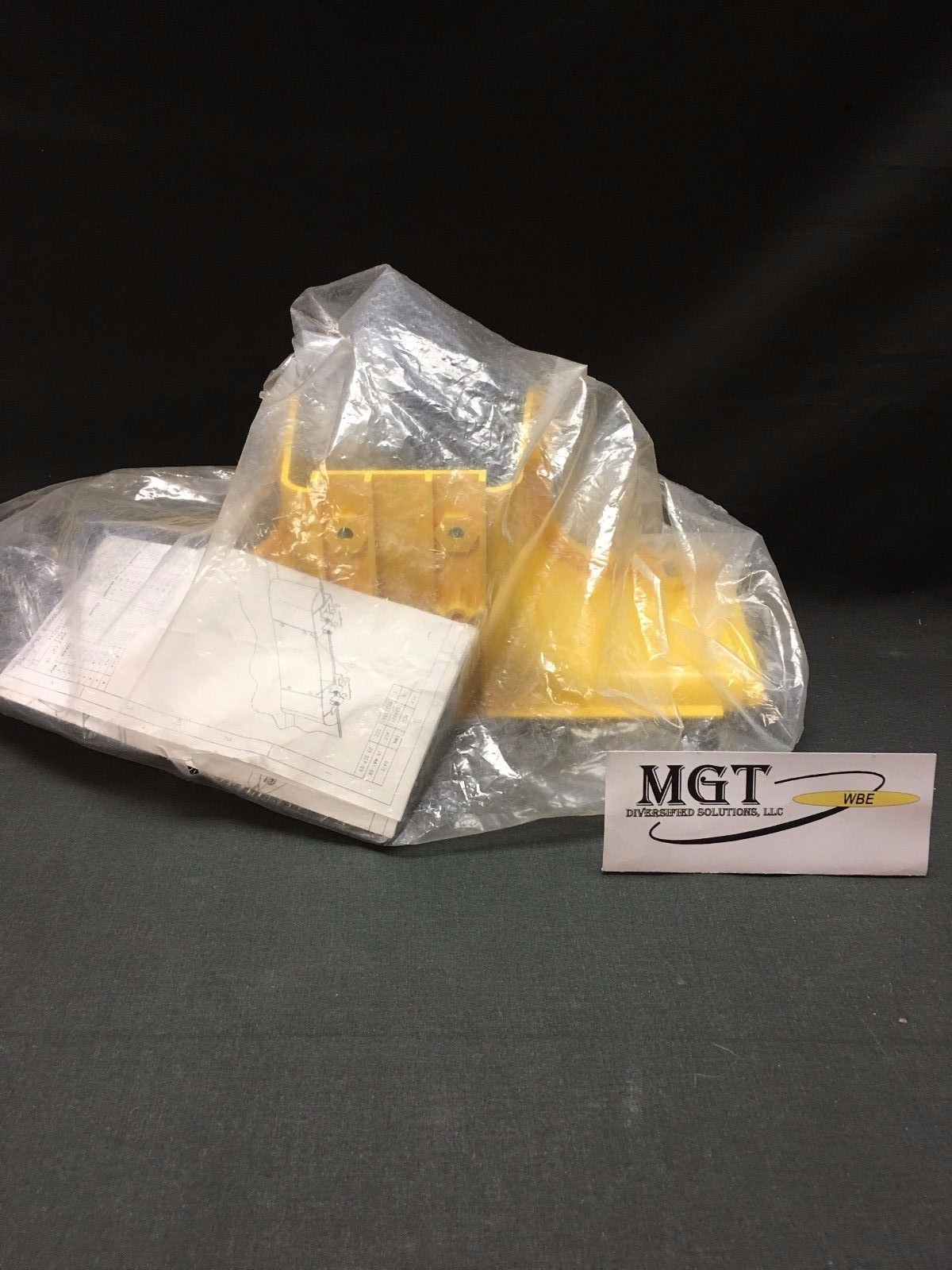 ADC/COMMSCOPE / FIBERGUIDE / FGS-MHIS-A/H / FGS 24 in ADAPTER BRKT 4X4 CUT IN