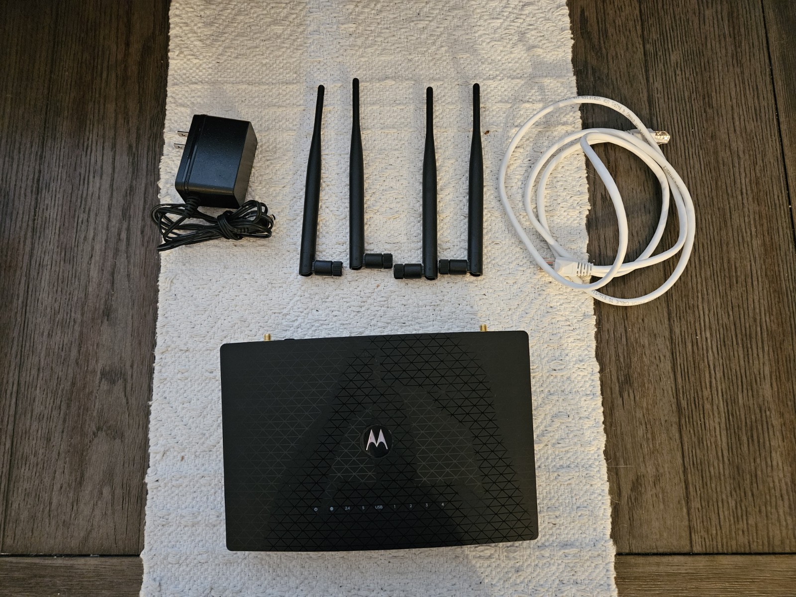 Motorola AC2600 4x4 WiFi Smart Gigabit Router Model MR2600