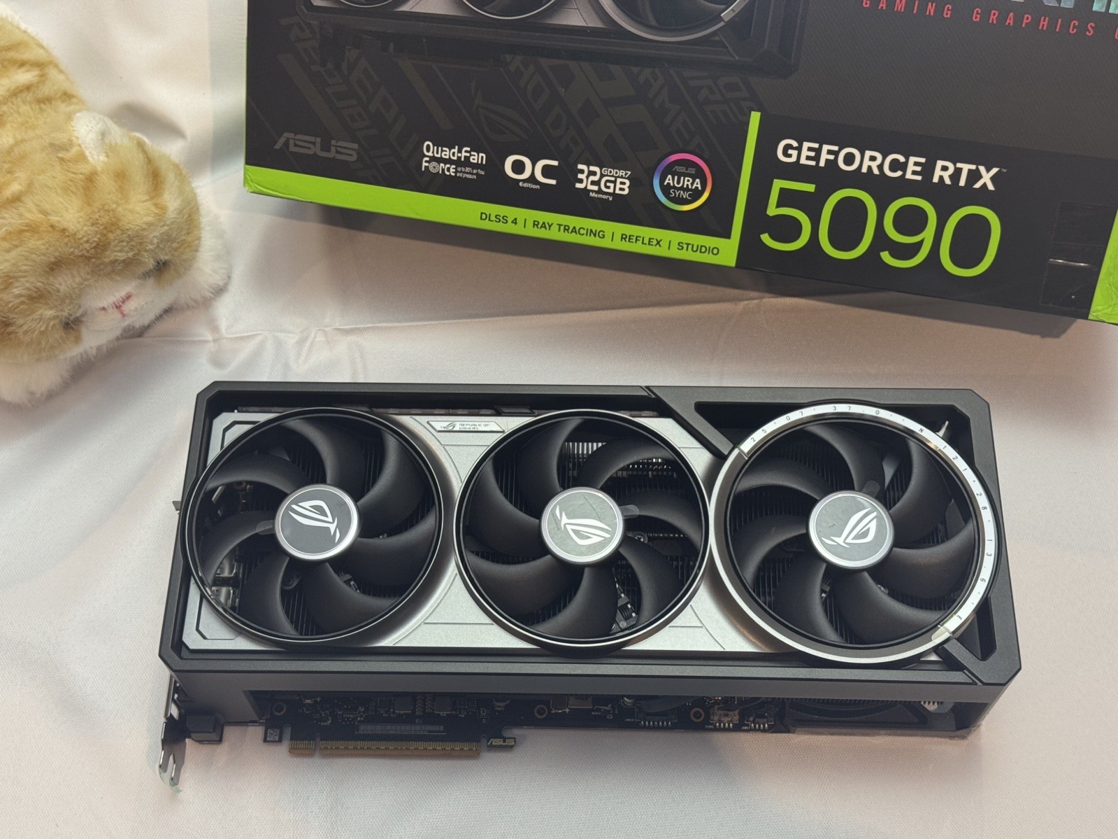 Asus Rog Astral RTX 5090 with PCB mint condition AU stock 