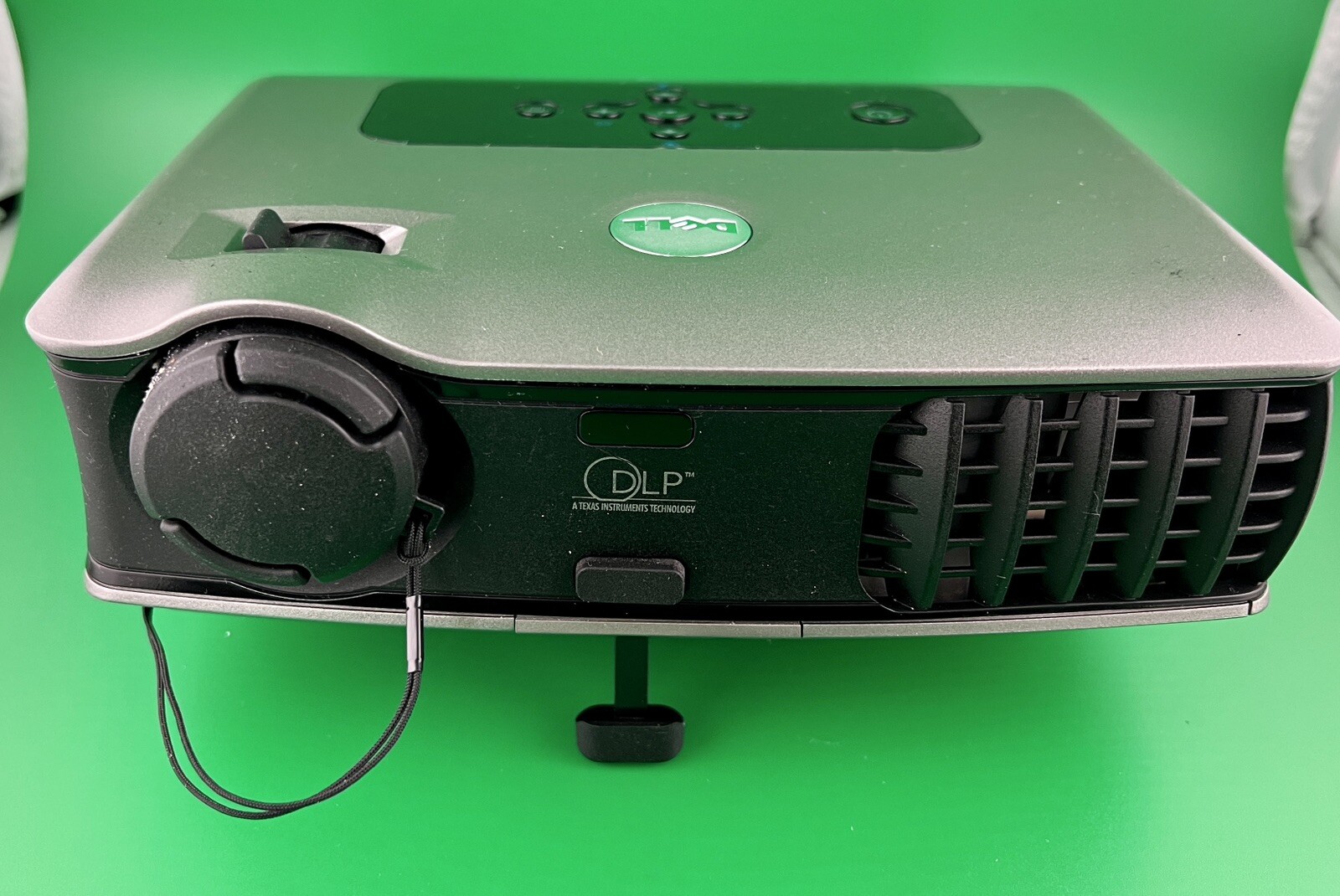 Dell 3400MP DLP Portable Projector With Case Power Cables And Remote