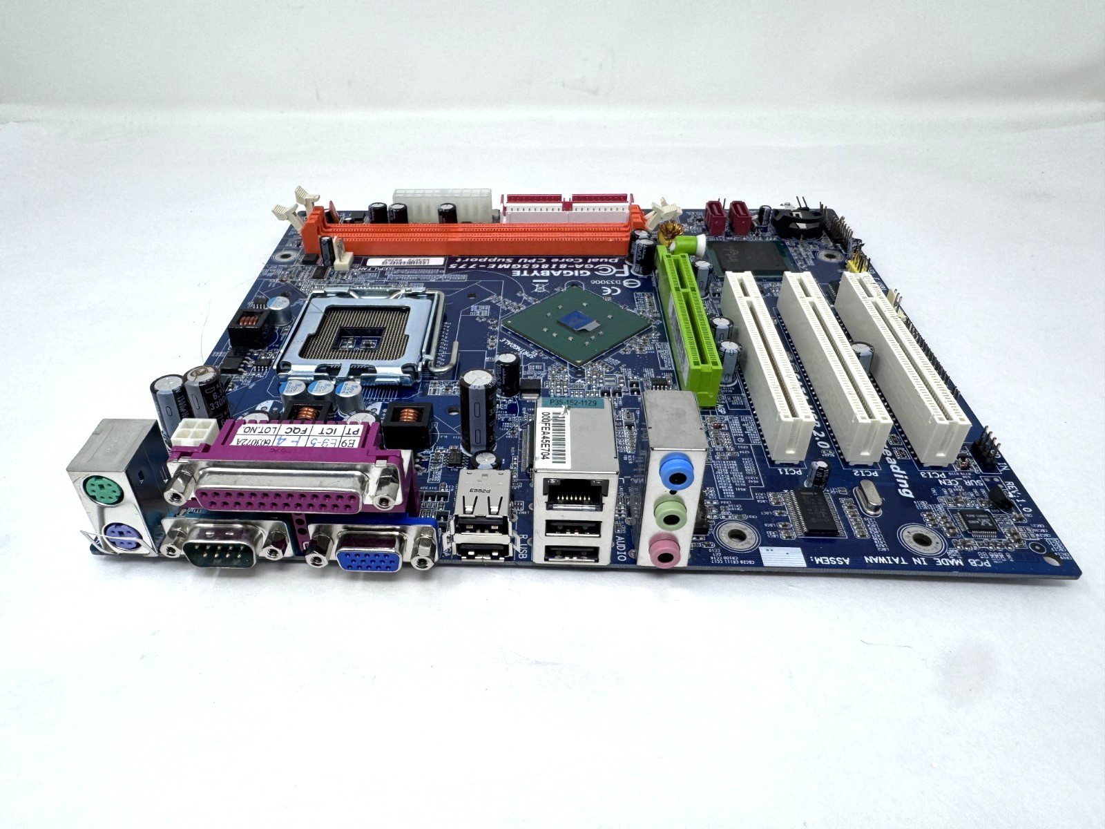 Gigabyte GA-8I865GME-775 Motherboard