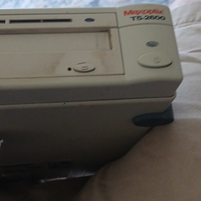 Maxoptix TMT5-2600 External DLT/SDLT SCSI Tape Drive Beige for PC
