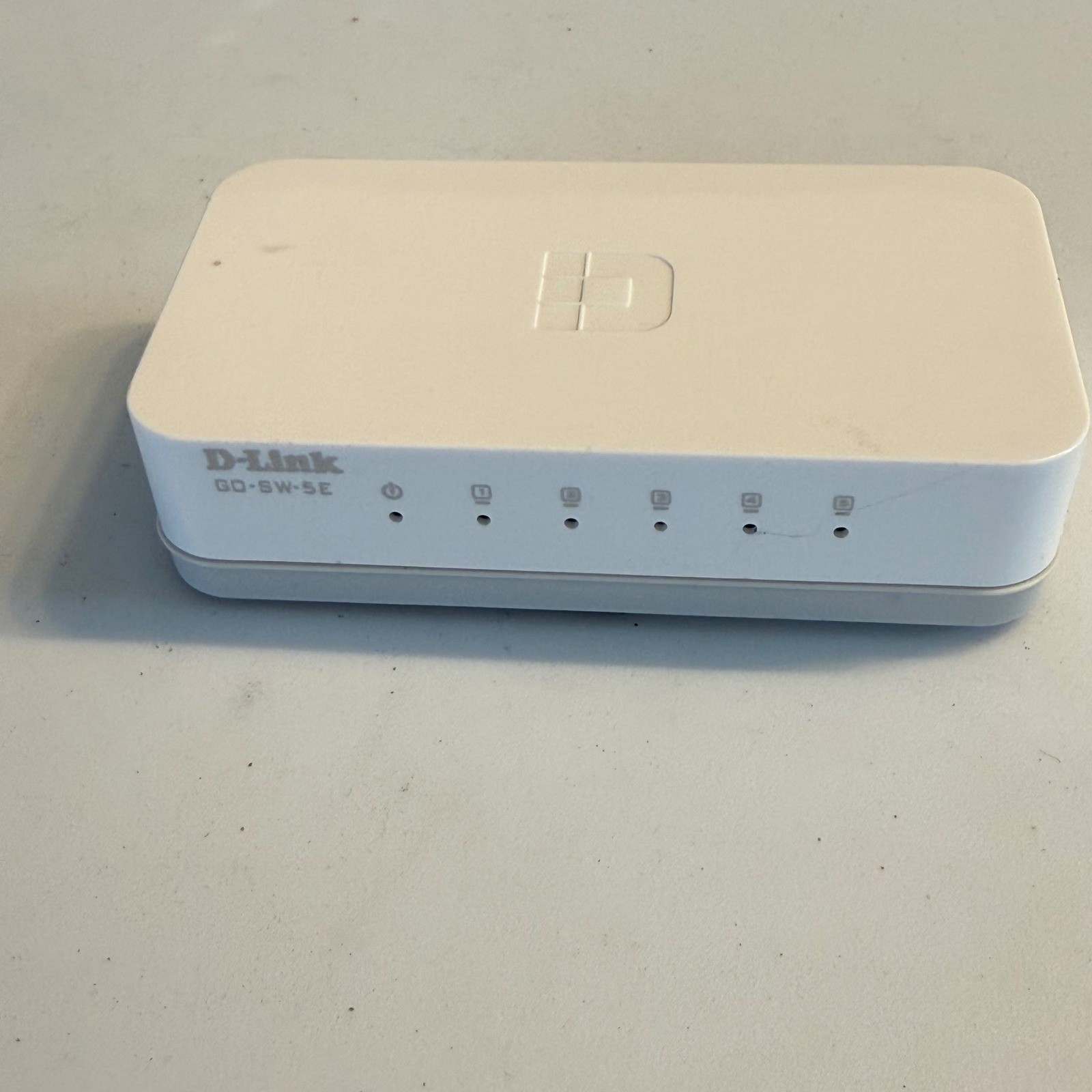 D-Link GO-SW-5E 5-Port Fast Ethernet Desktop Switch White Unmanaged Hub