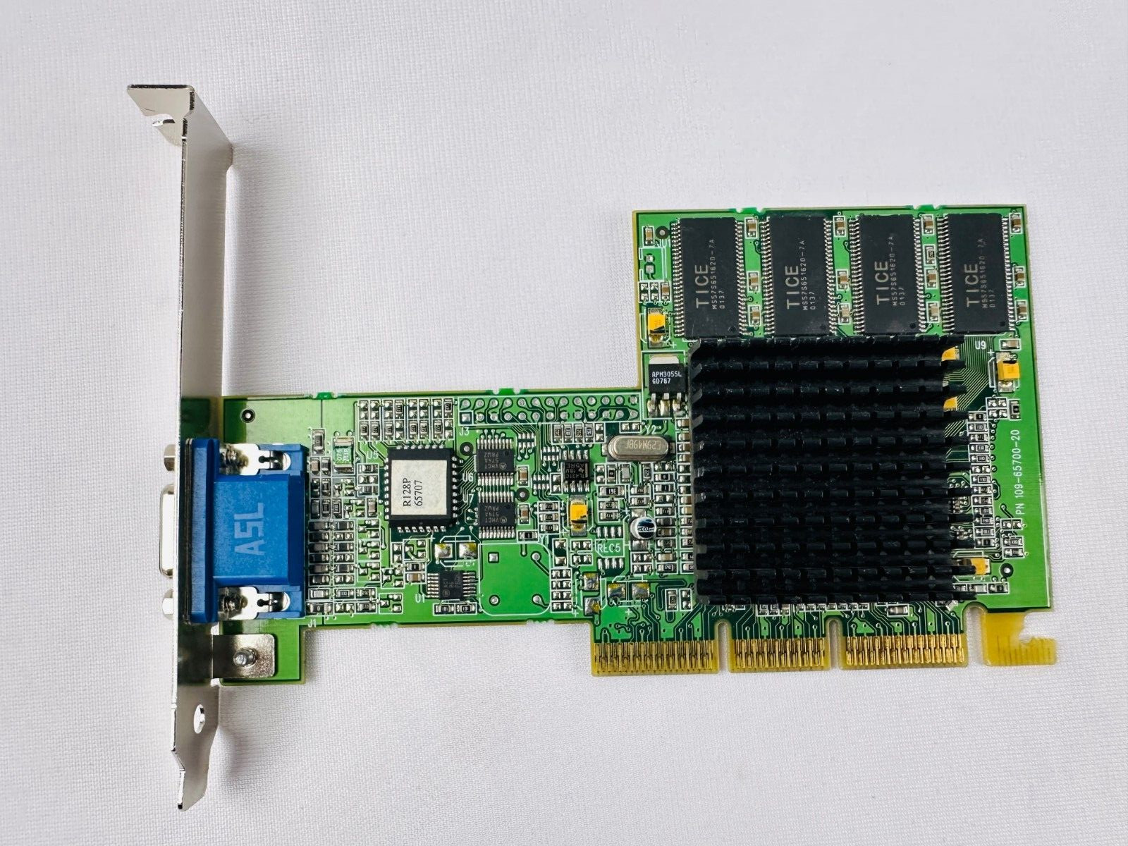 ATI Technology 109-65700-20 Video Graphic Card