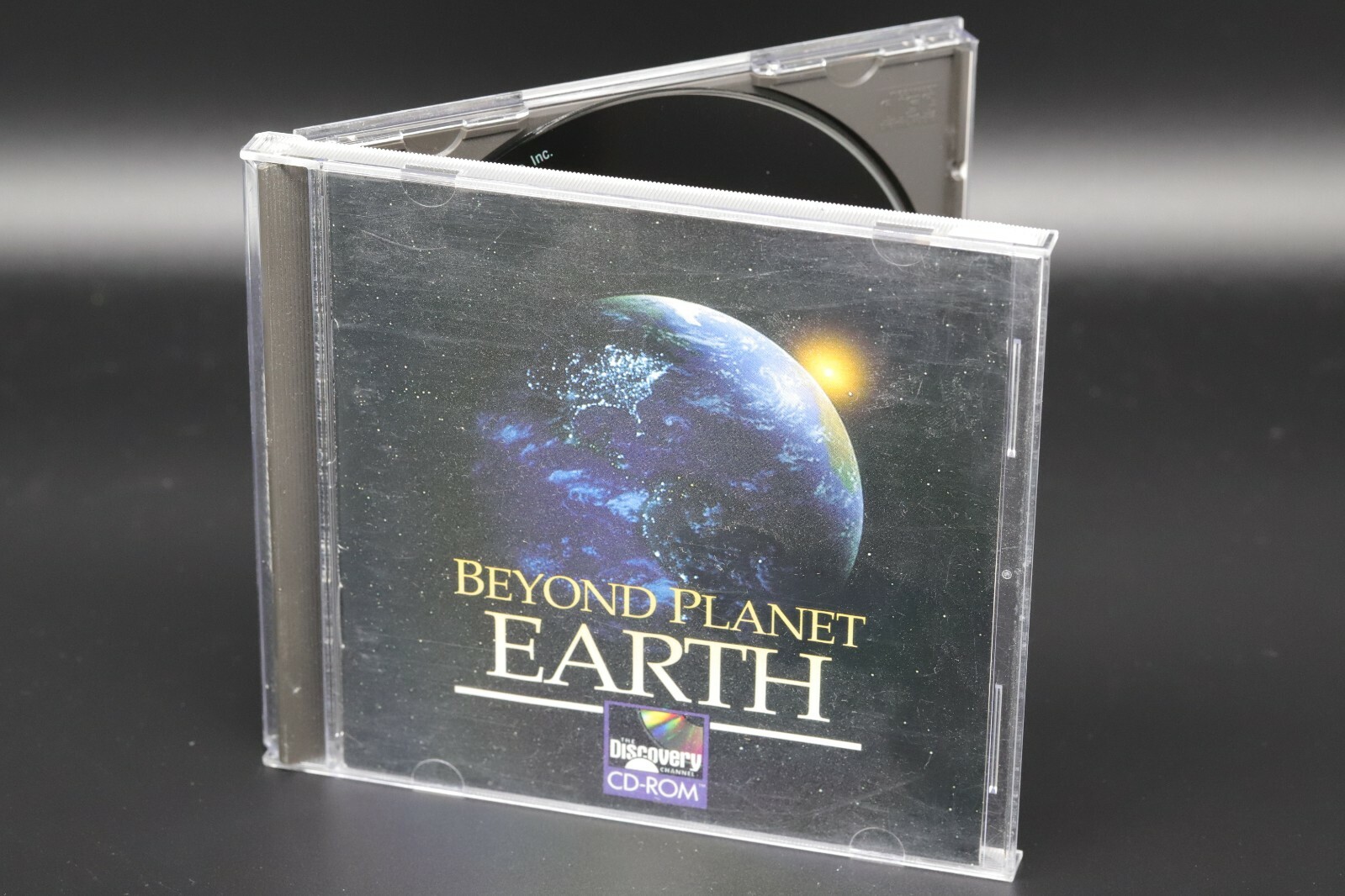 Beyond Planet Earth by Discovery Channel Multimedia CD-ROM 1994 Disc