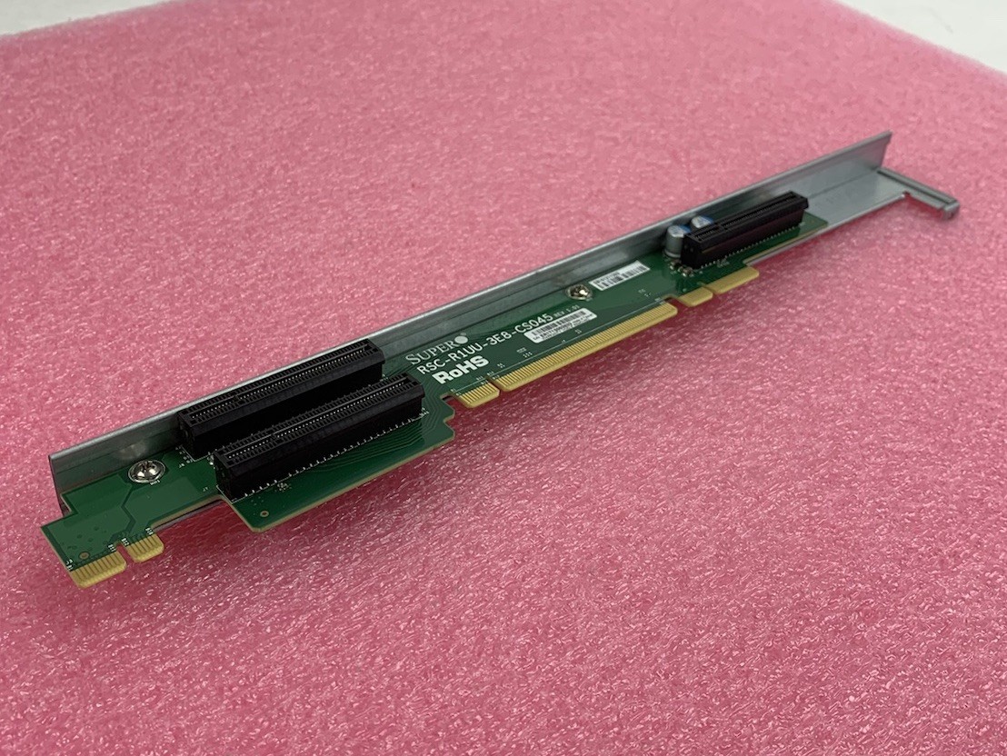 Supermicro RSC-R1UU-3E8-CS045 3-Port Riser Card