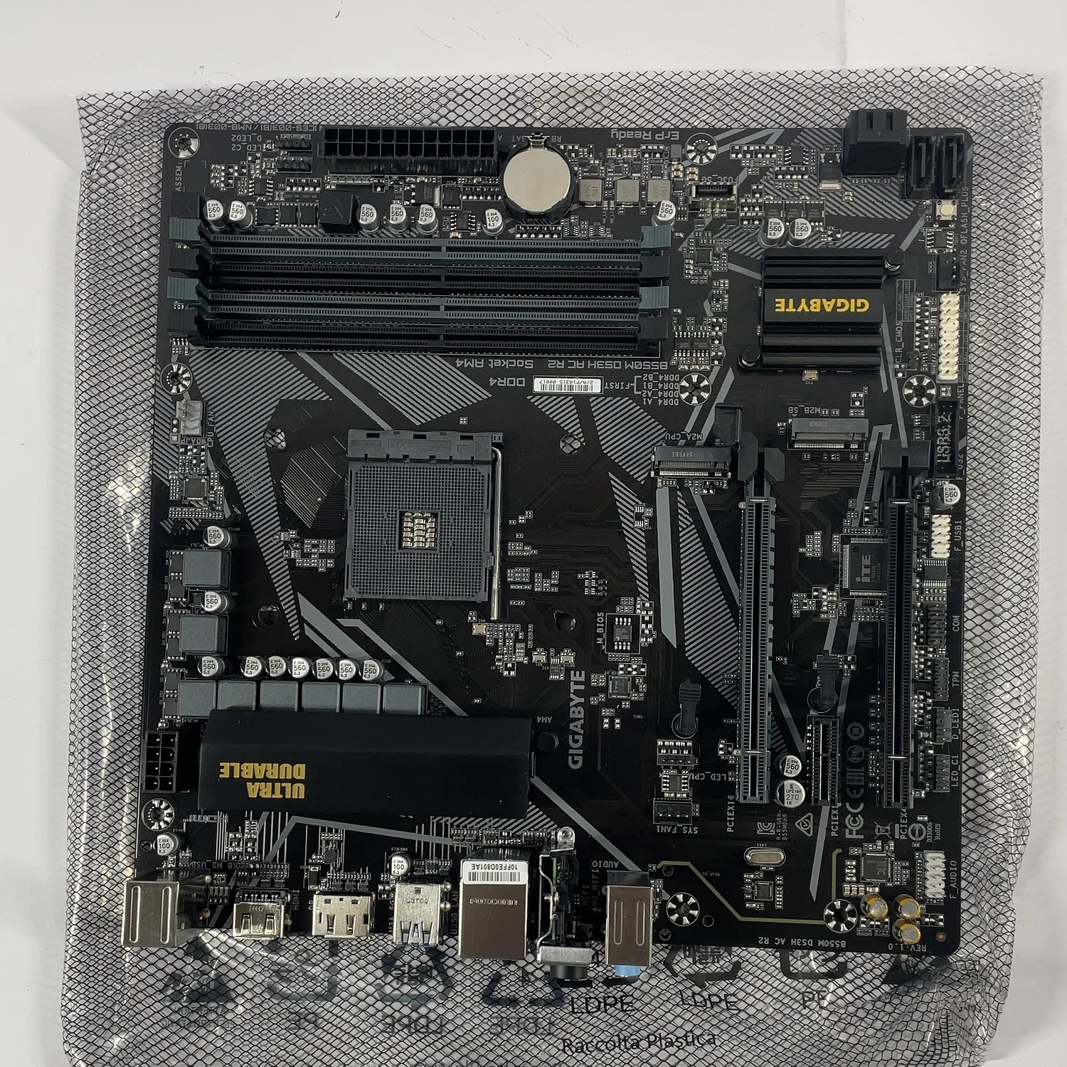 Gigabyte B550M DS3H AC R2 AM4 microATX AMD DDR4 Motherboard