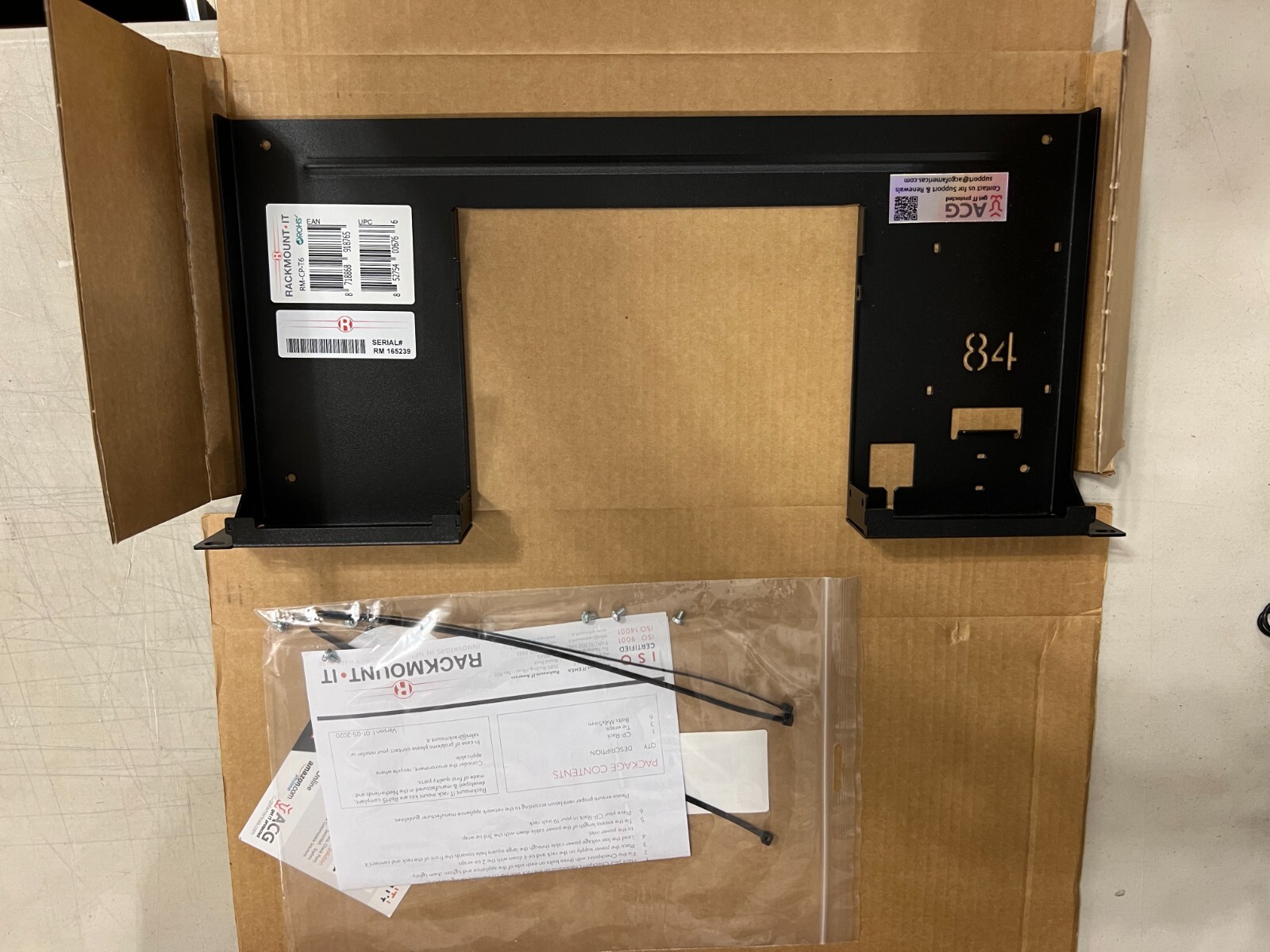 R RACKMOUNT·IT | RM-CP-T6 | Rack Mounting Kit