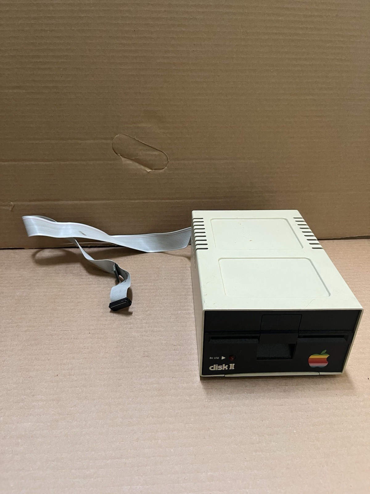 Apple Disk II 5.25 External Floppy Drive w Ribbon Cable A2M0003 Vintage untested