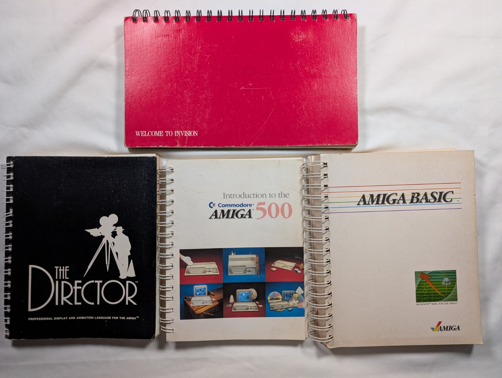 4 Commodore Books Introduction to the Amiga 500, AMIGA BASIC DIRECTOR INVISION