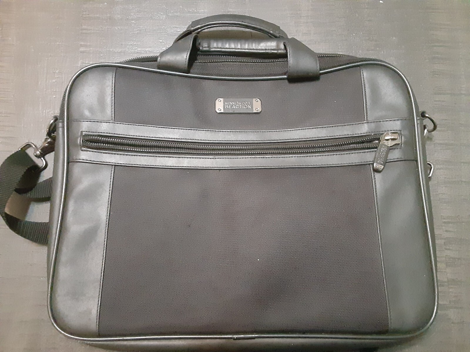 Kenneth Cole Reaction Sleeve-n Spielberg R-Tech Polyester Slim Laptop Bag Black