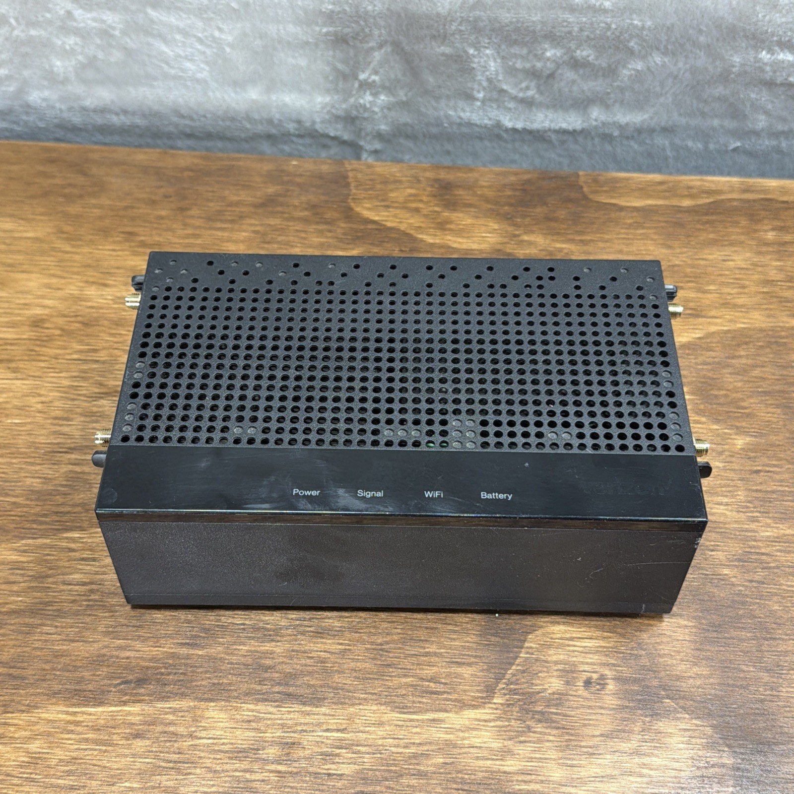 Verizon LTE Network Extender XC46BE Works No Power Supply No Antennas 