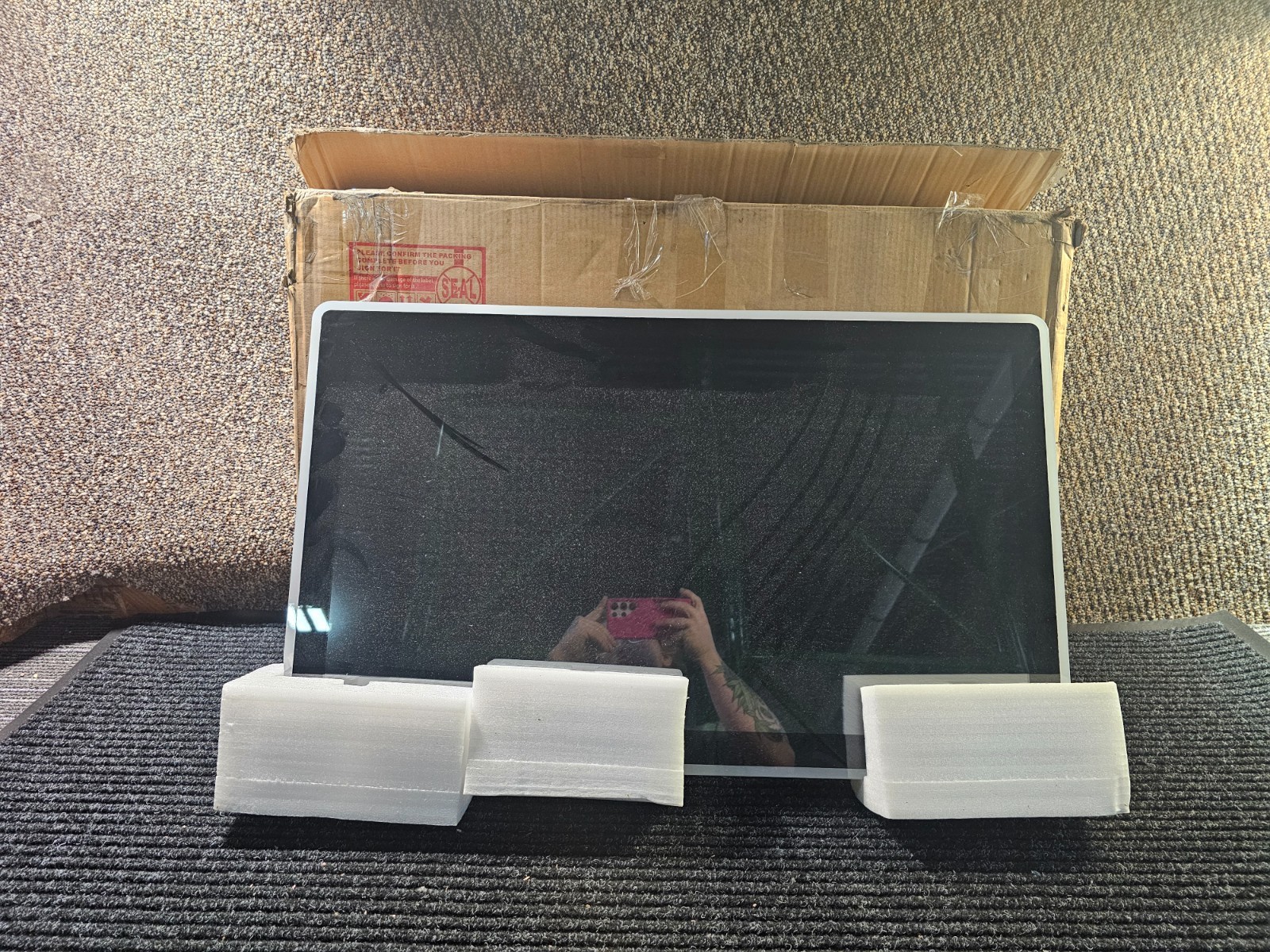 32 Inch Capactive Touchscreen LED-Framed Monitor with Industrial LCD Display