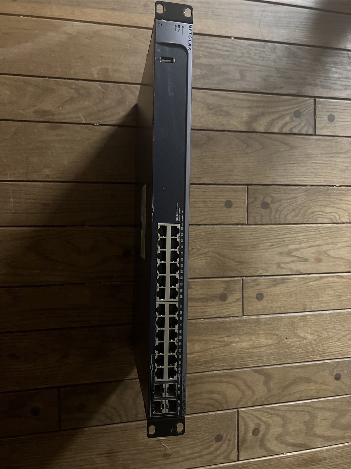 NetGear ProSafe GSM7224R 24-Port Managed Network Switch