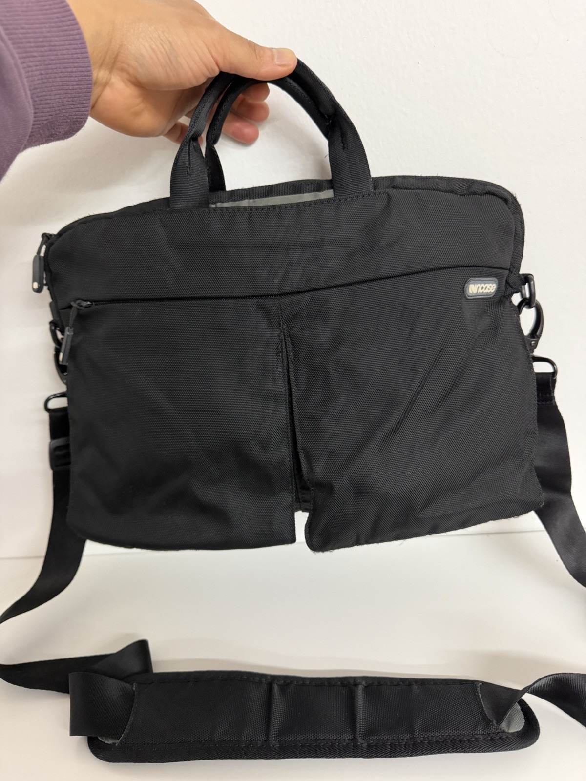 Incase Padded Black Nylon Solid Laptop Shoulder/Messenger Bag