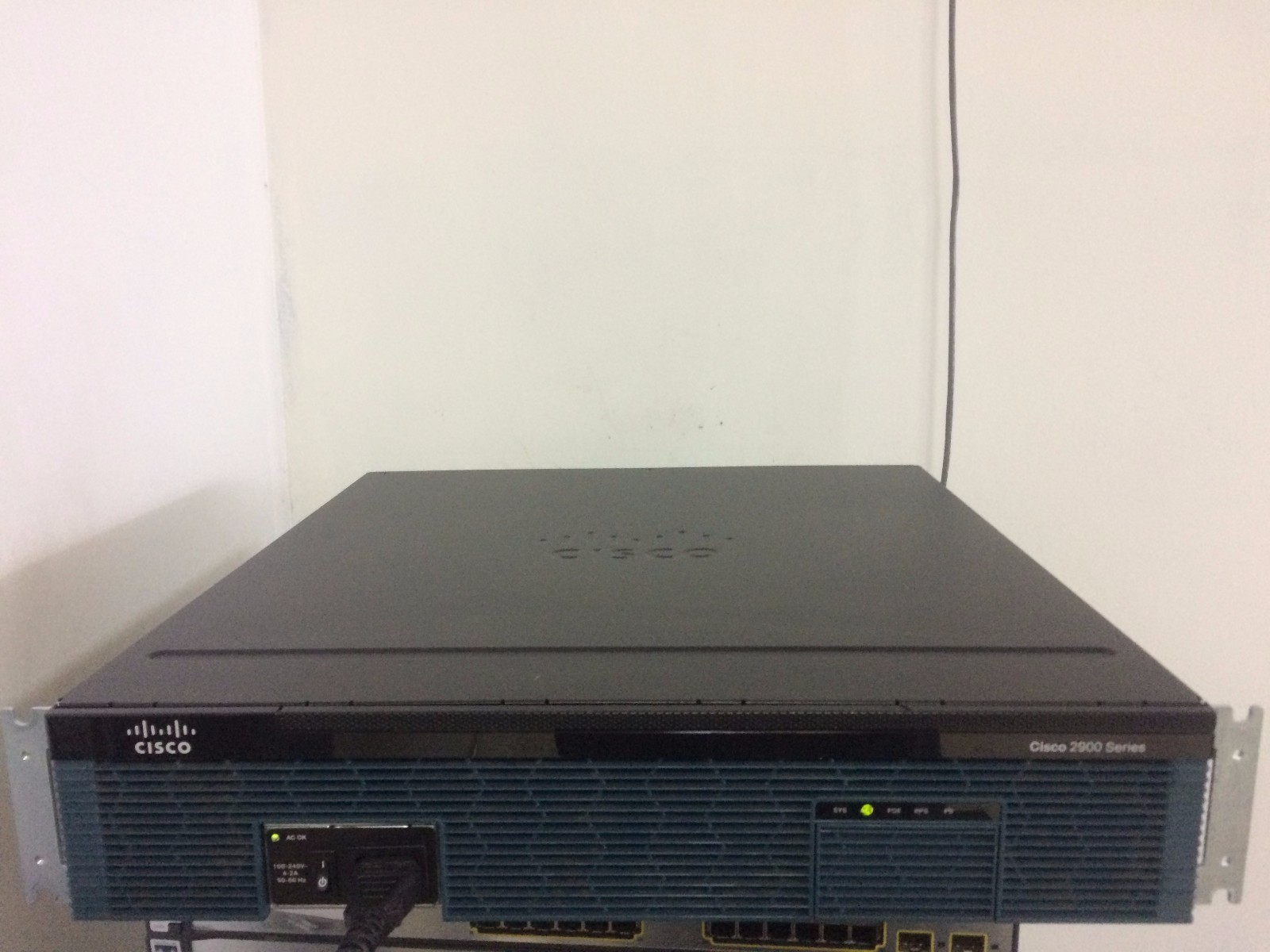 CISCO 2921-V/K9 Gigabit Voice CME Router PVDM3-32 CME 12.0 ios-15.7M CISCO2921-V