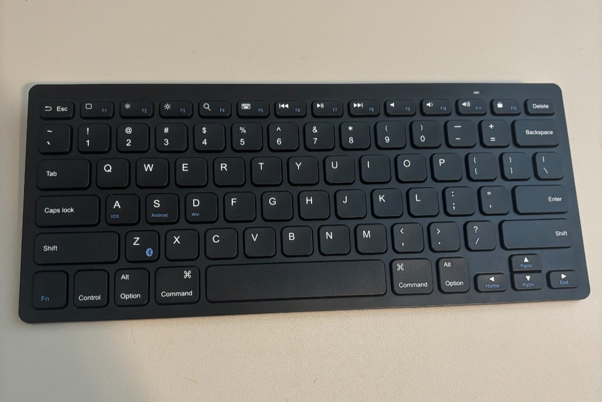 Anker A7721 Ultra Compact Bluetooth Keyboard Black Model :A7726