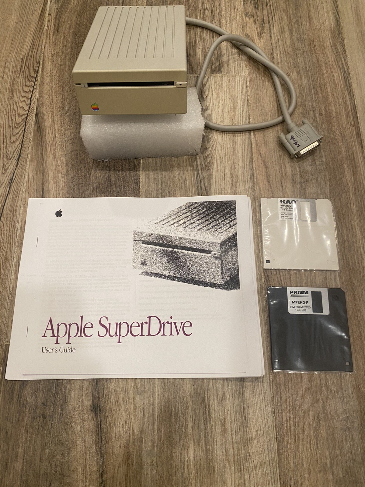 Apple SuperDrive External Floppy 1.4MB FDHD Disk Drive G7287 Vintage Mac IIgs