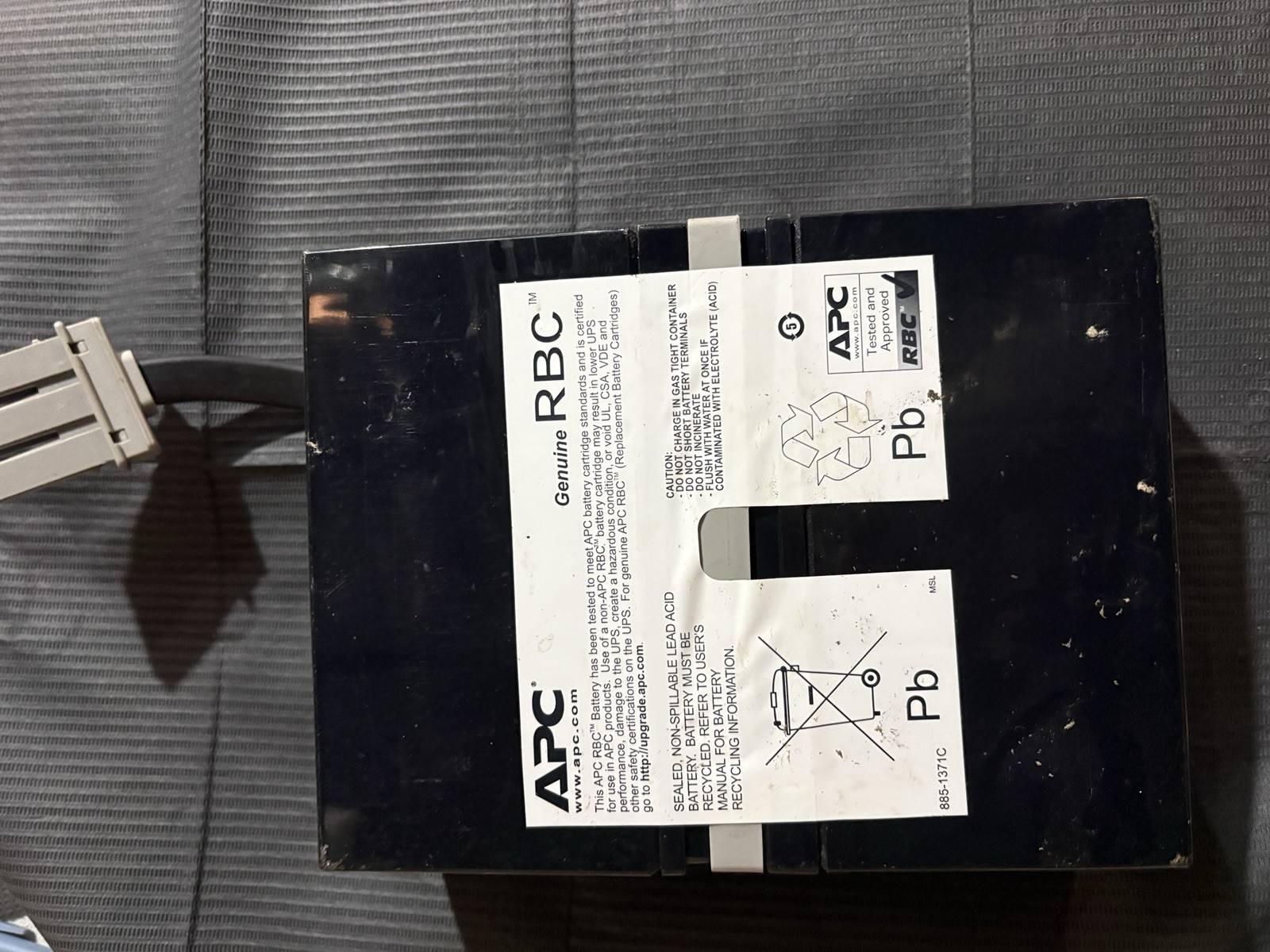 APC RBC33 Genuine Replacement Battery Cartridge #33 24V 9Ah UPS Battery