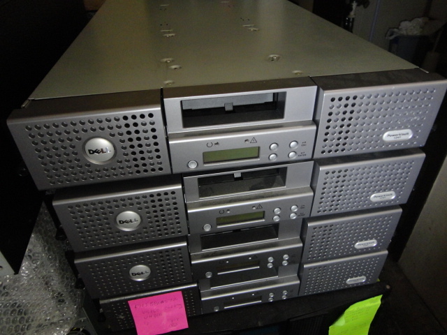 DELL PV124T With LTO2 SCSI LVD SE Tape Autoloader UH299  EC-LL4AA-EG 0UH299  