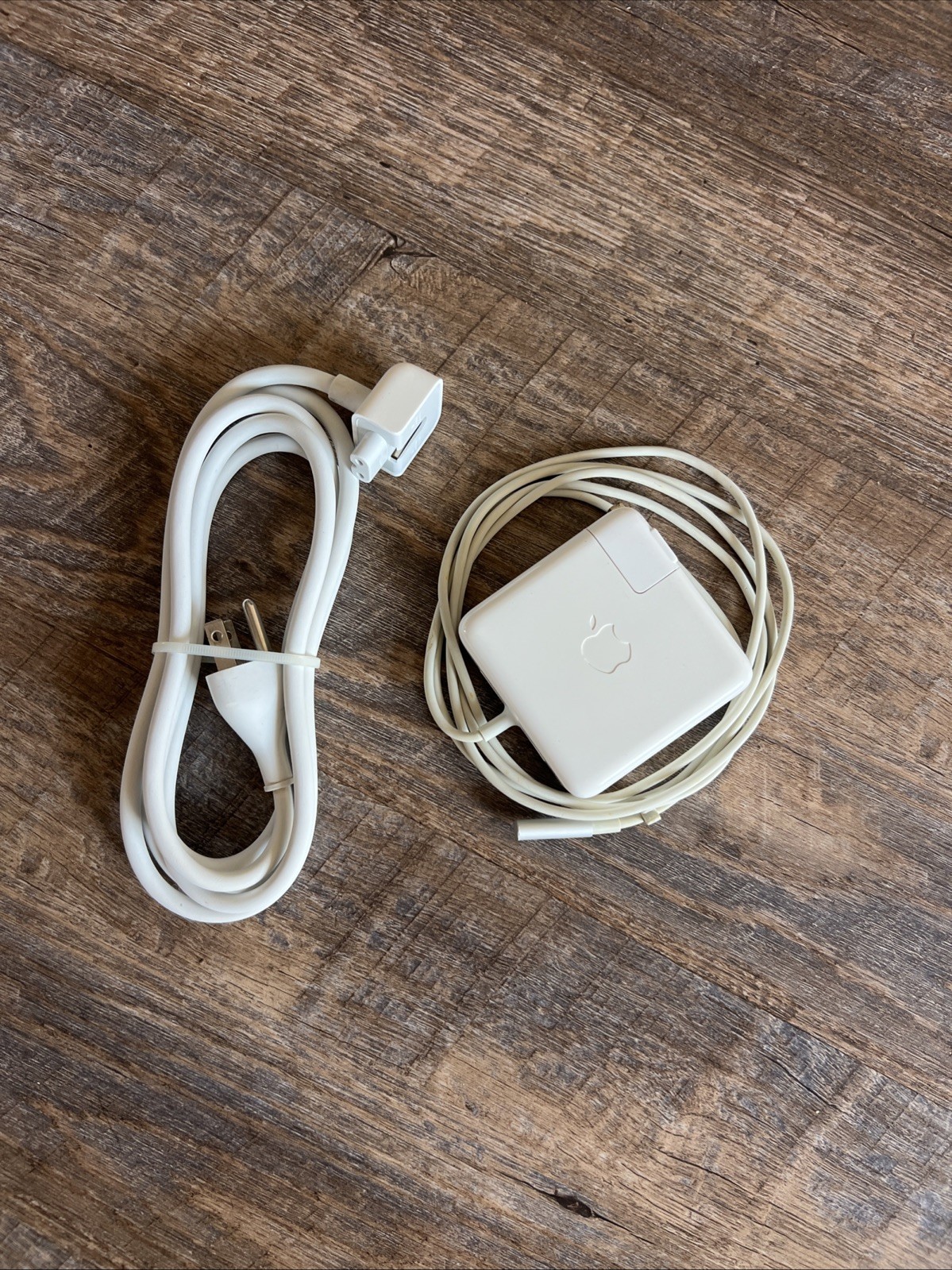 OEM Apple MagSafe 85W AC Adapter A1343 Macbook Pro 13-15-inch 2009-2011 Genuine